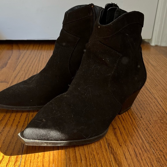 Heeled ankle boots - Picture 2 of 8
